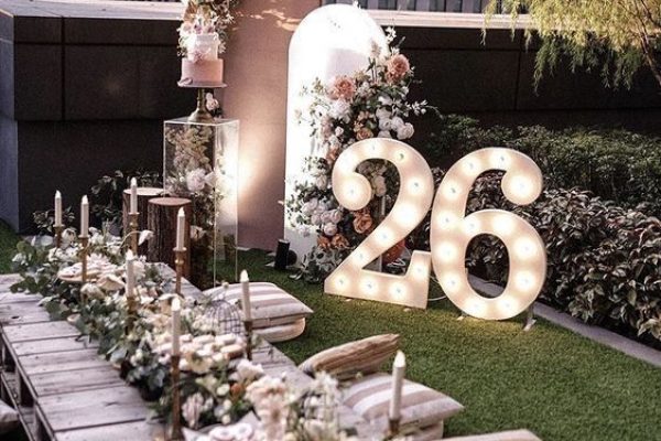 Cute Outside Graduation Party Ideas and Decorations